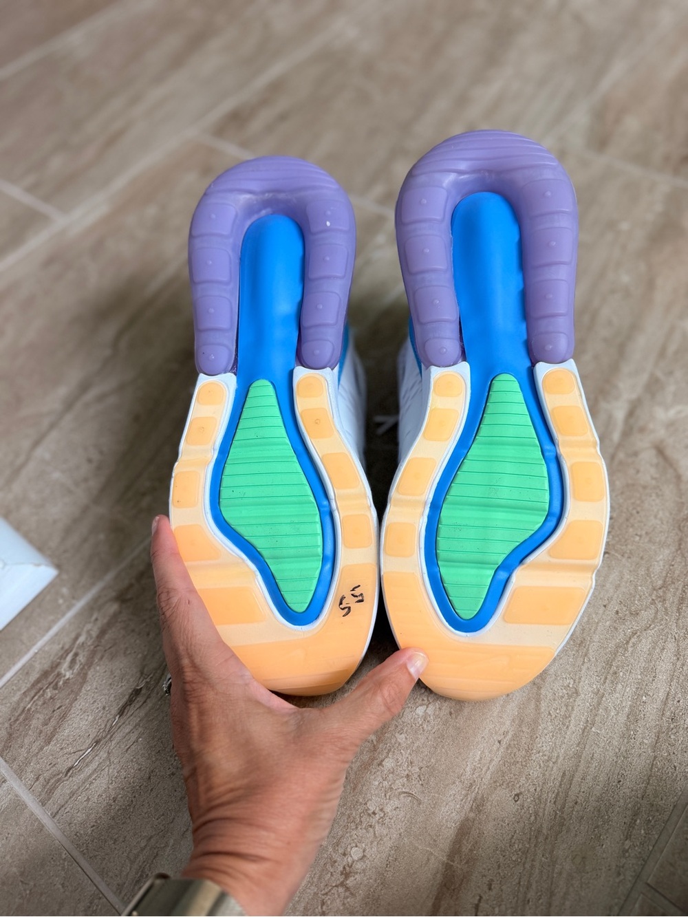 New Women’s Nike Air Max 270 - Picture 7 of 7